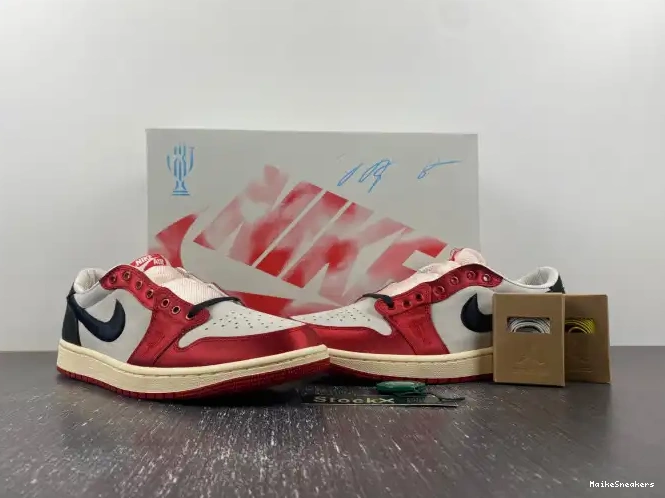 MaikeSneakers x Trophy FN0432-100 Air Away Jordan Room OG 1 Low 0421